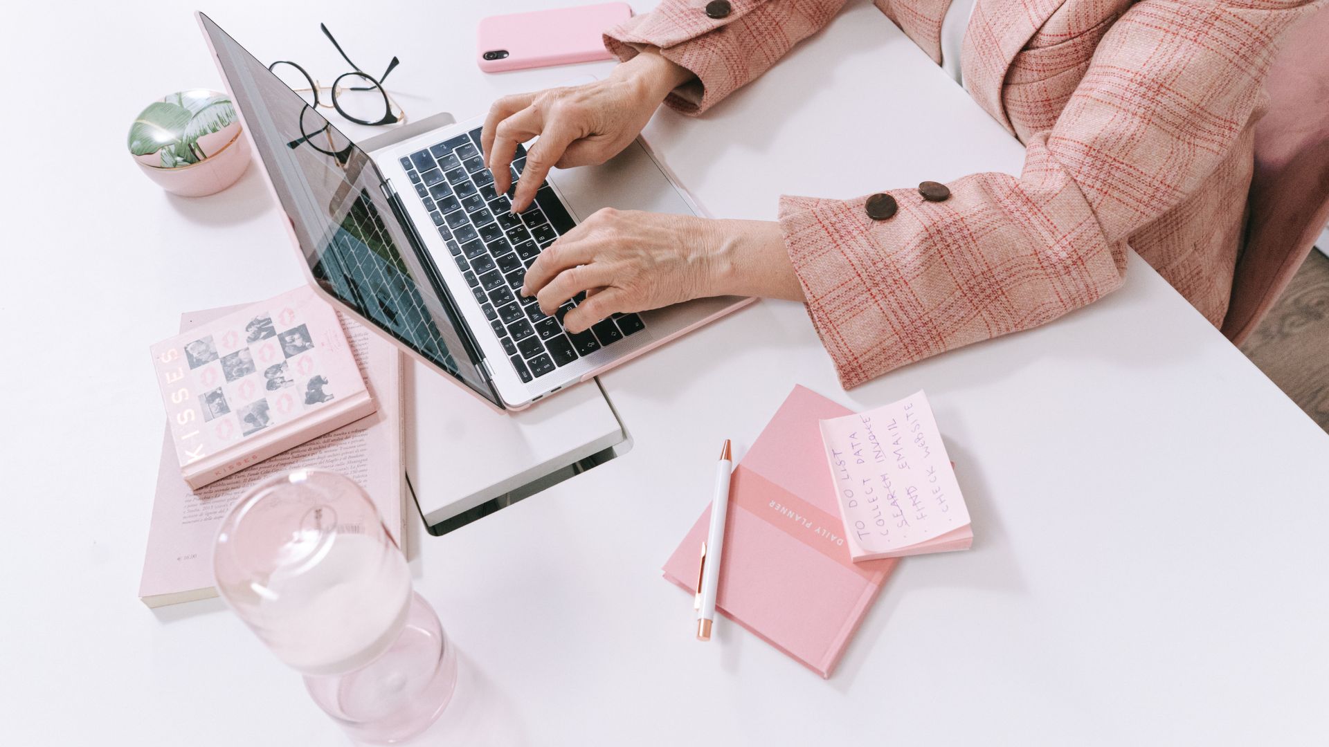 Is Your LLC Actually Protecting You? The Danger of "Commingling" for Content Creators