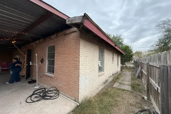 Should You Sell to Cash Home Buyers in Alton, TX? Pros and Cons