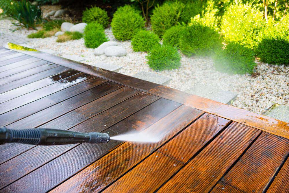 Water blasting wooden deck in Auckland
