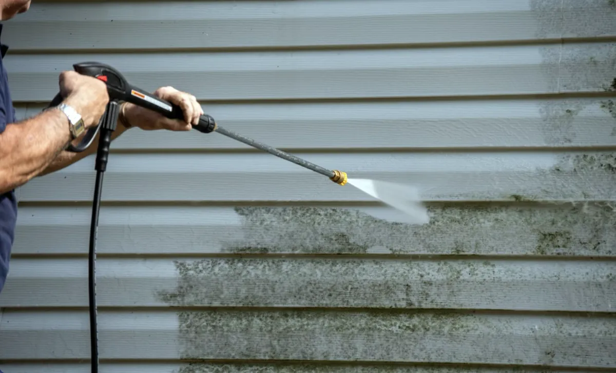 Power Washing in Lowell