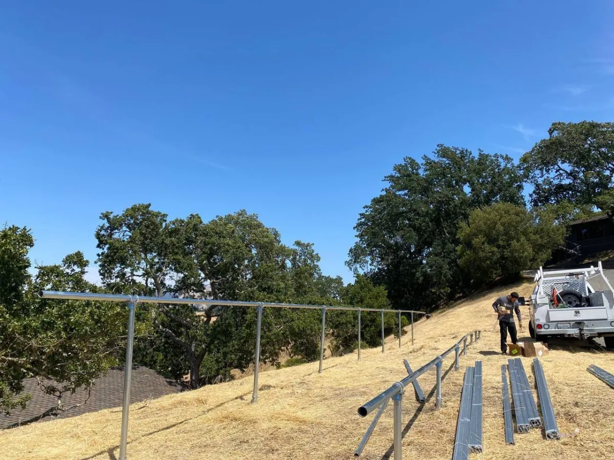Mounting feet and poles for the solar ground mount