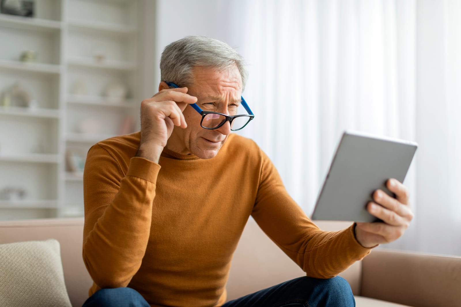 Common Warning Signs of Cataracts | St. George Eye Center