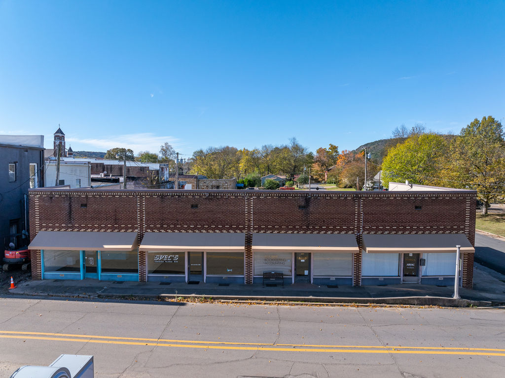 Oak & Main Exclusive Listing: 114, 116, 120, 124, N Elm St  Paris, Arkansas 72855