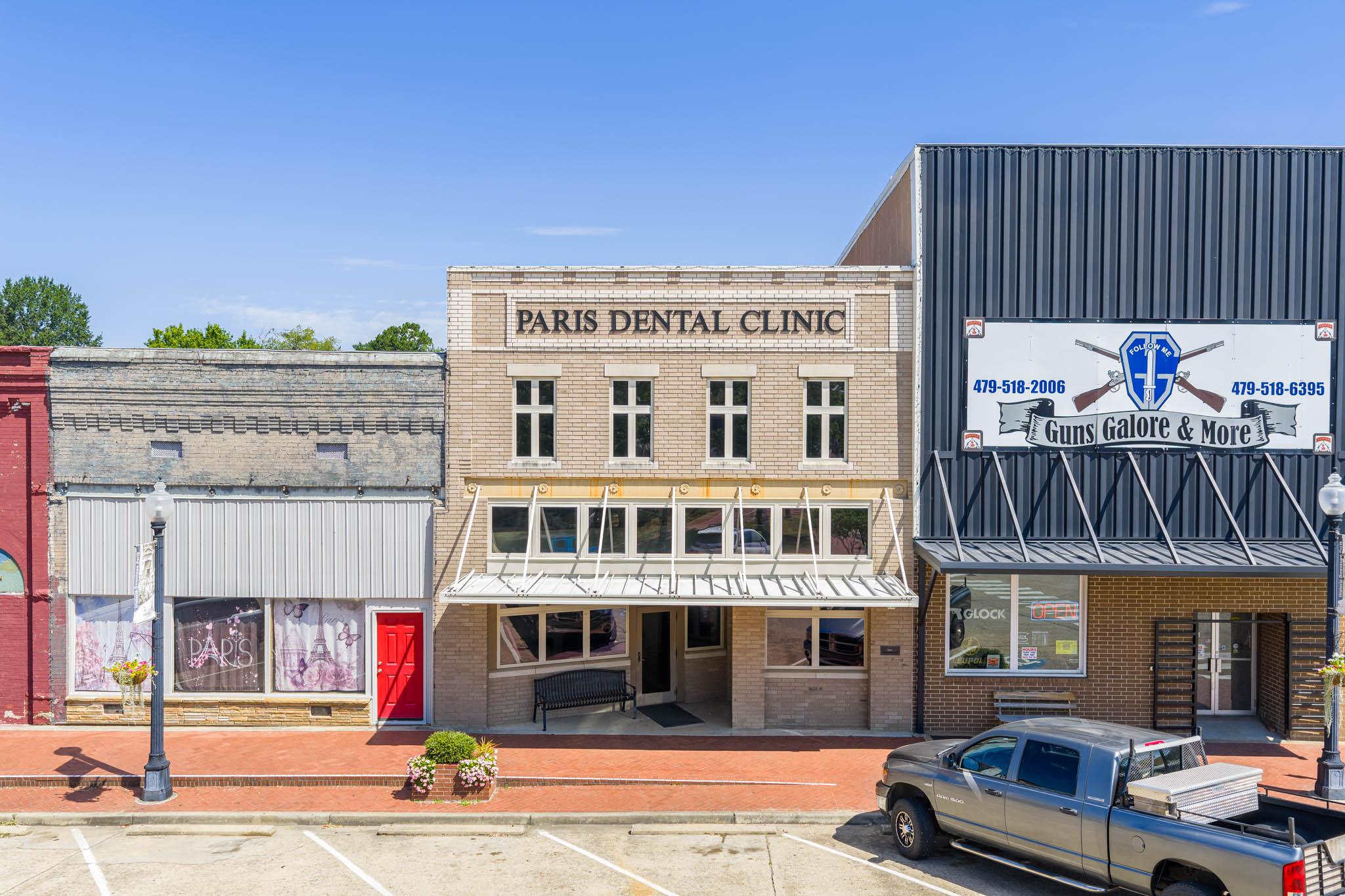 15 W Main St, Paris, AR