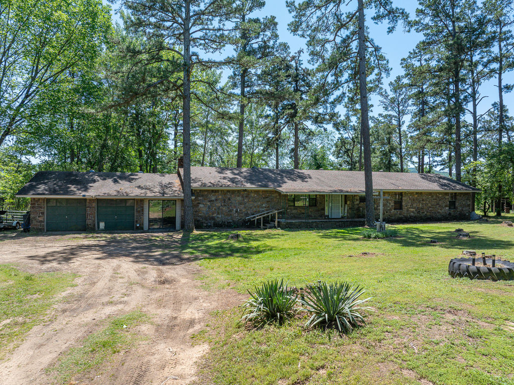 Oak & Main Exclusive: 10448 East State HWY 22, Paris, Arkansas 72855