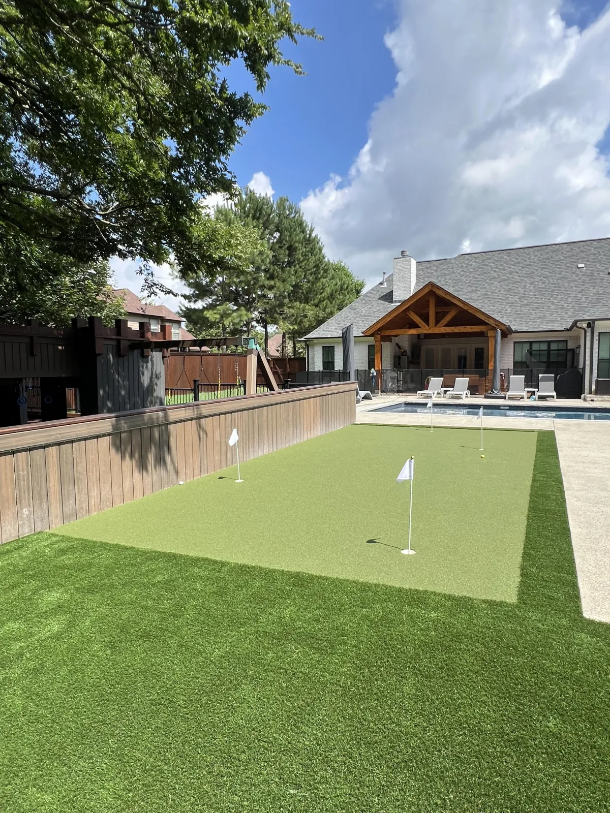 Home golf practice on artificial putting green in Memphis & surrounding areas
