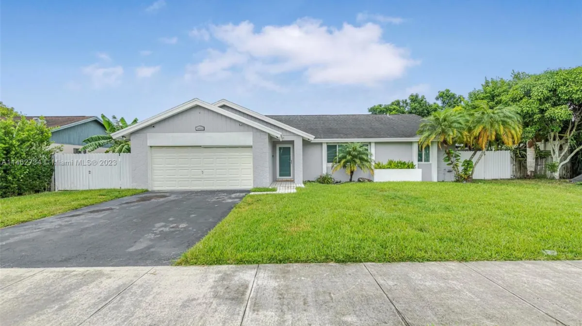 Naples builds and installs driveway