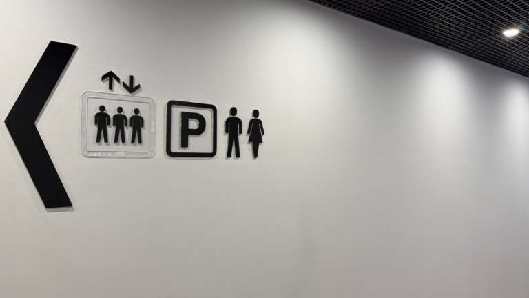 Rowlett, TX – Sign Company Provides Overview & Types of Custom Directional Signs