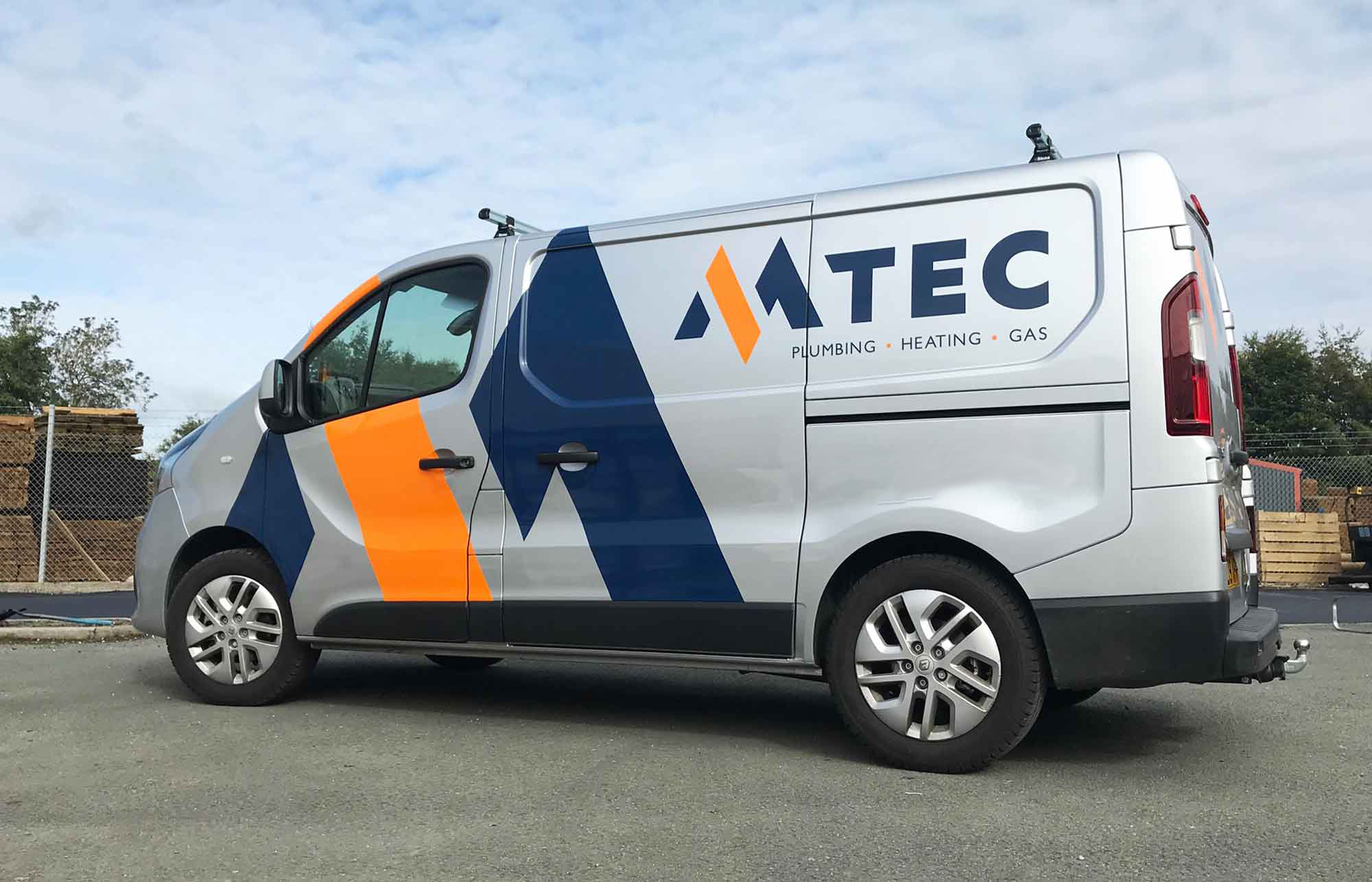 Rowlett, TX – Sign Company Discusses Benefits of Custom Vehicle Graphics