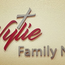 Rowlett, TX – Sign Company Offers Custom Lobby Signs for Dentist Offices