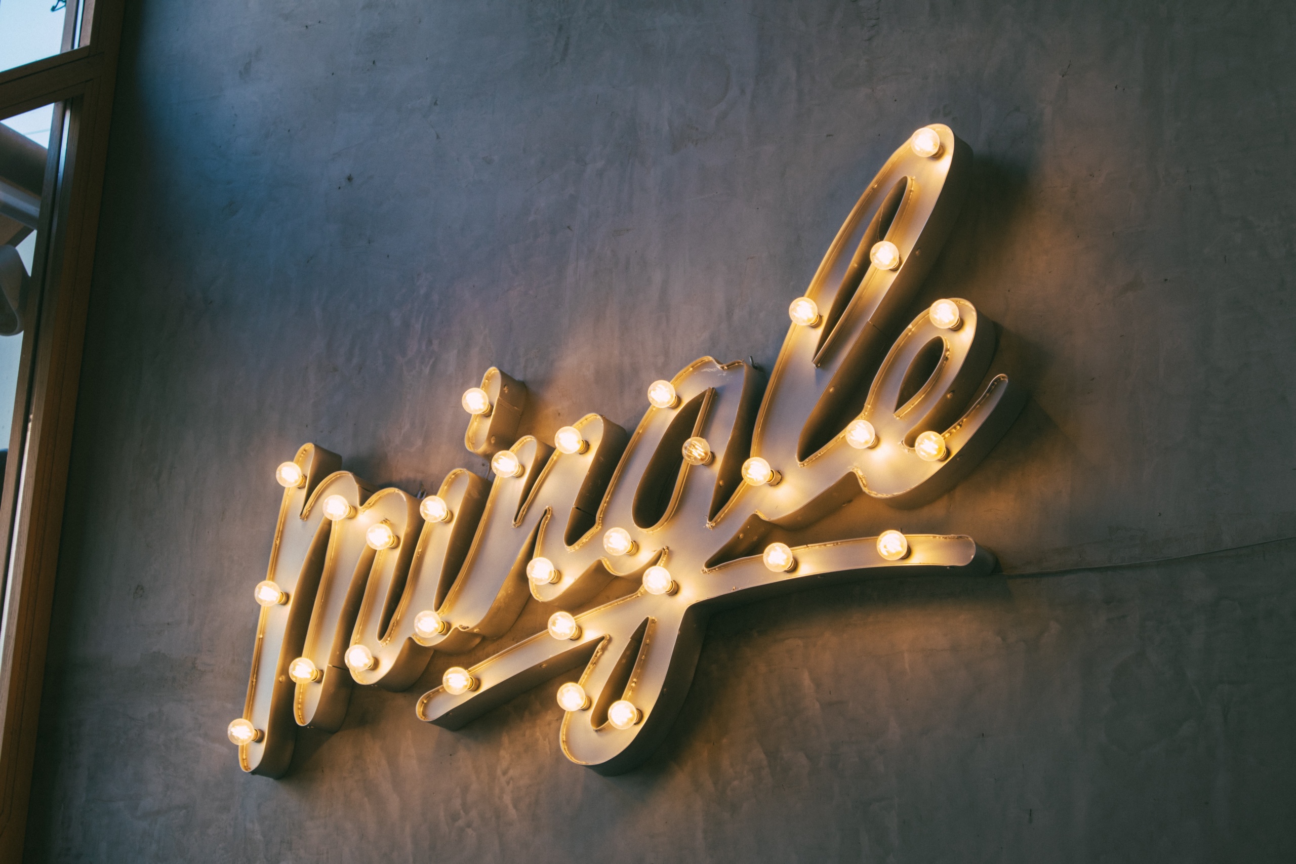 Hosting an Event? Don’t Skip These Signage Tips