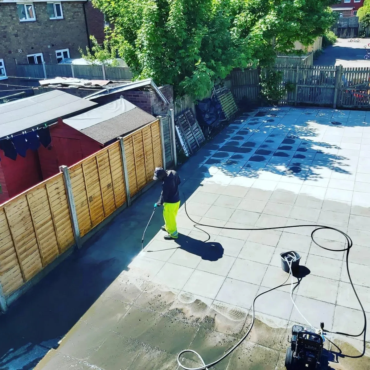 Pressure washing work 