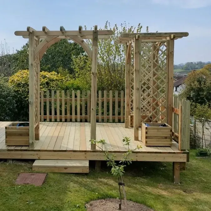 pergola built by moore dunn fencing in torquay, devon