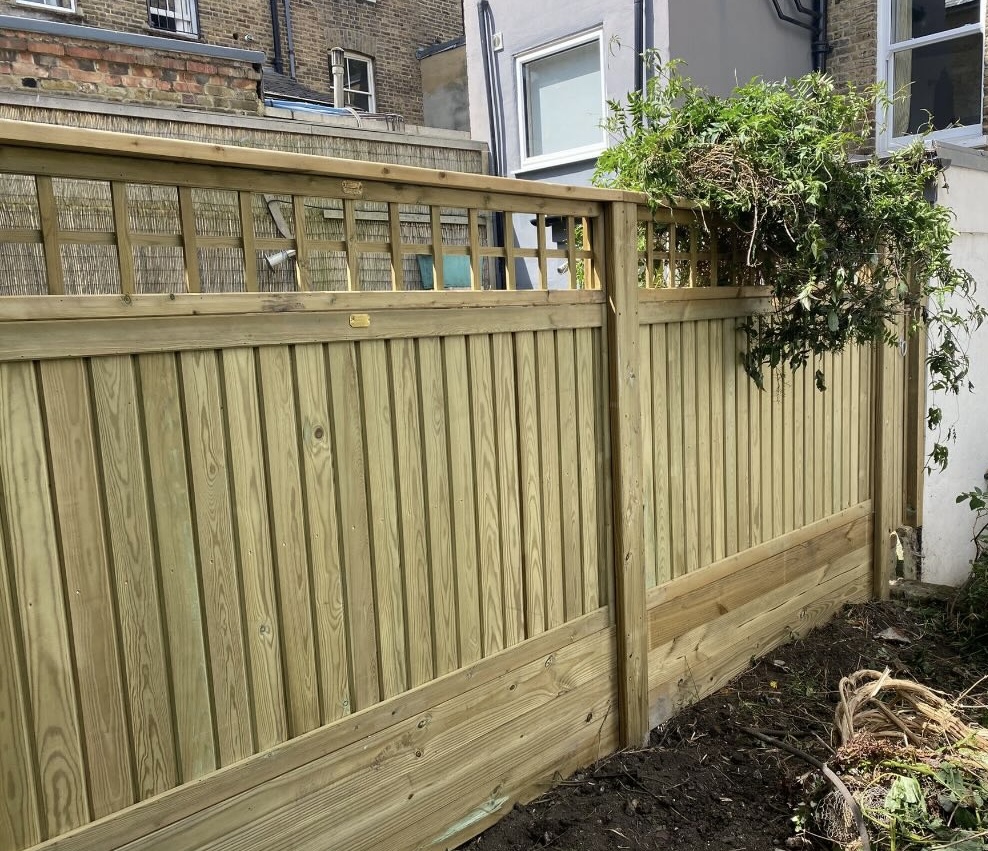 Jacksons fencing installed off Windmill Road, Headington.
