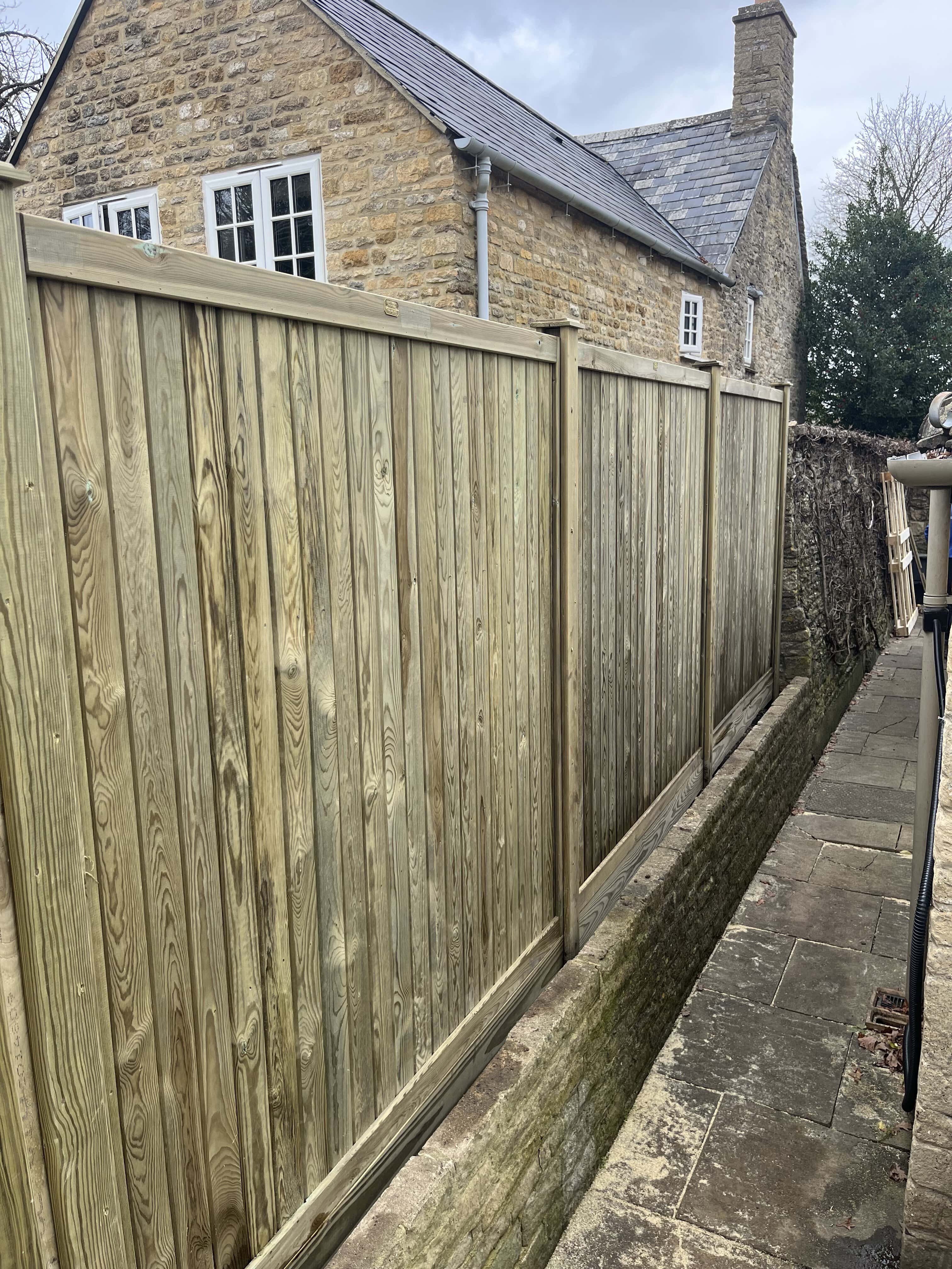 Jacksons fencing installed in Summertown.