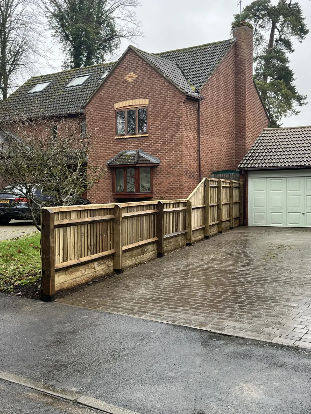 Featheredge fencing installed in Abingdonby Creative Scapes