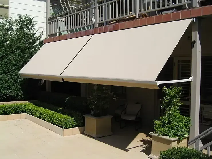 Affordable retractable awning installation and repair services in Laguna Beach, CA