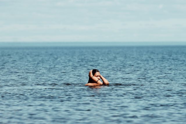  Two Lifeguards, One Ocean: The Real Difference Between a Divorce Coach and a Therapist