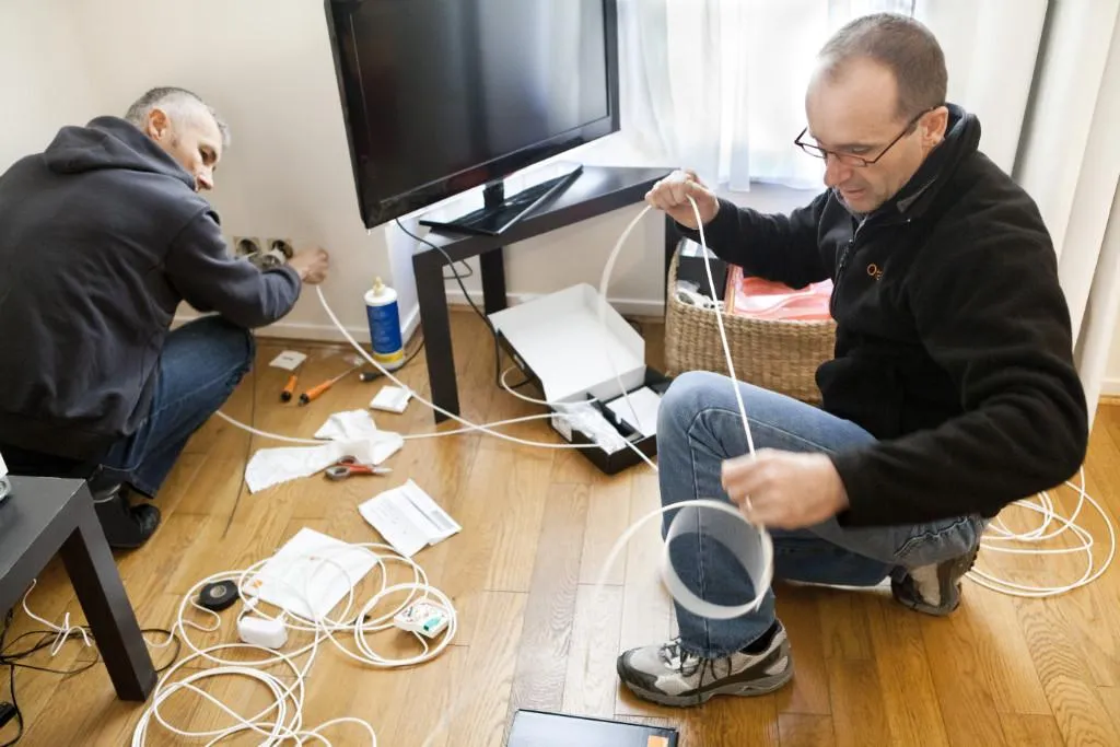 internet radio Angers / pont radio Angers / connexion sans fil entre bâtiments Angers / installation réseau radio Angers / alternative fibre Angers / réseau internet professionnel Angers / Loire Antenne Multimedia / solution internet entreprise Angers / connexion longue distance Angers / réseau sans câble Angers