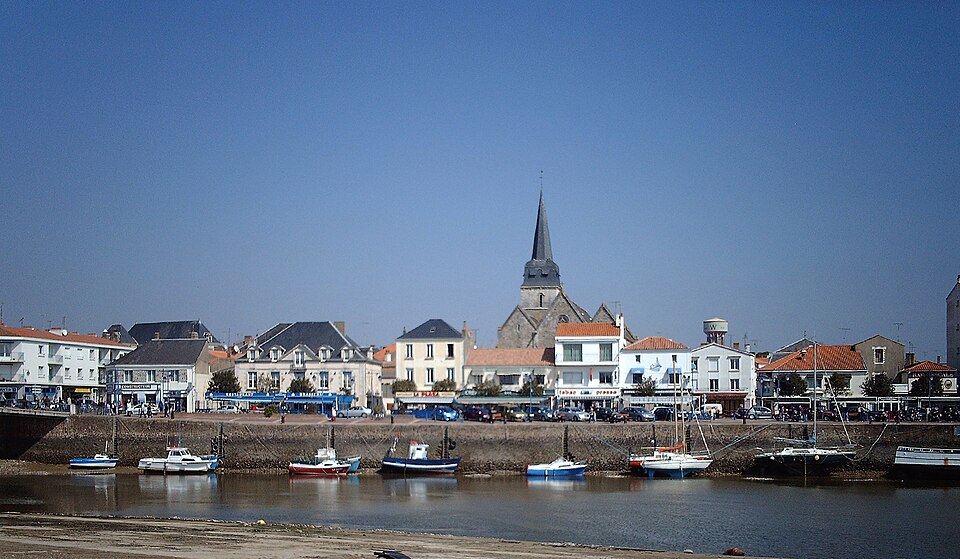Jeanessa ( enseigne La Goélette ) - Bar tabac vape CBD - Saint Gilles croix de vie