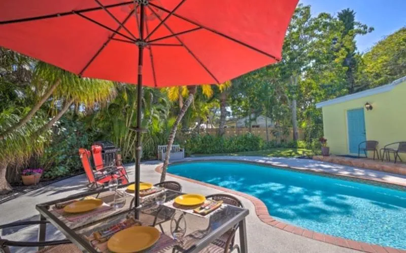 Tampa Bay Concrete Pros builds pool decks and patios.
