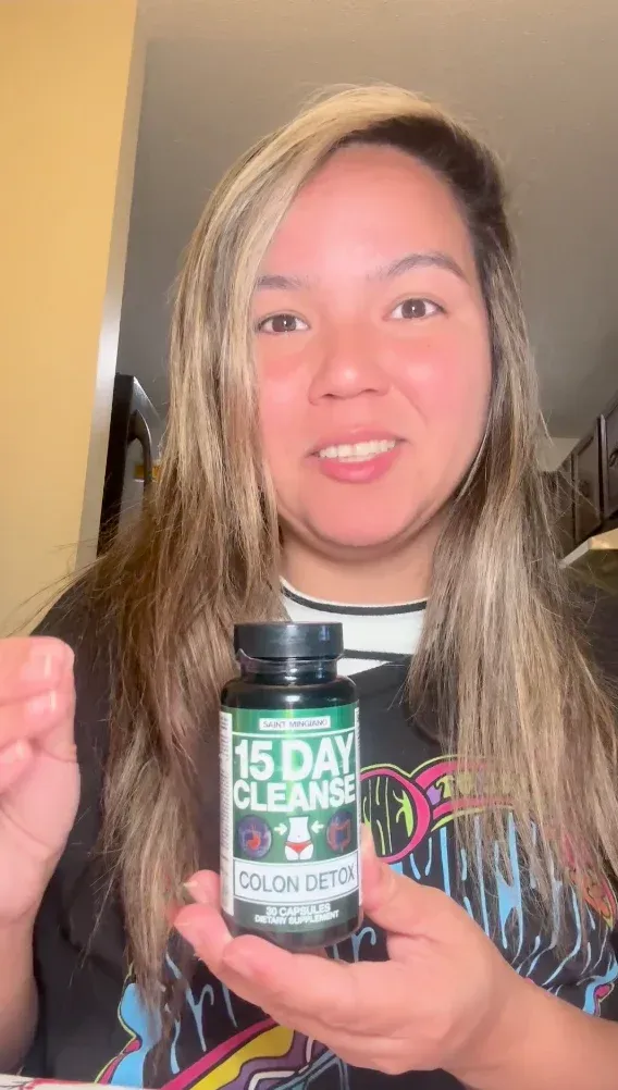 girl with 15day cleanse bottle