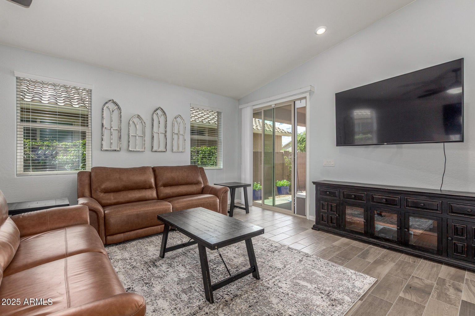 livingroom with arcadia door 