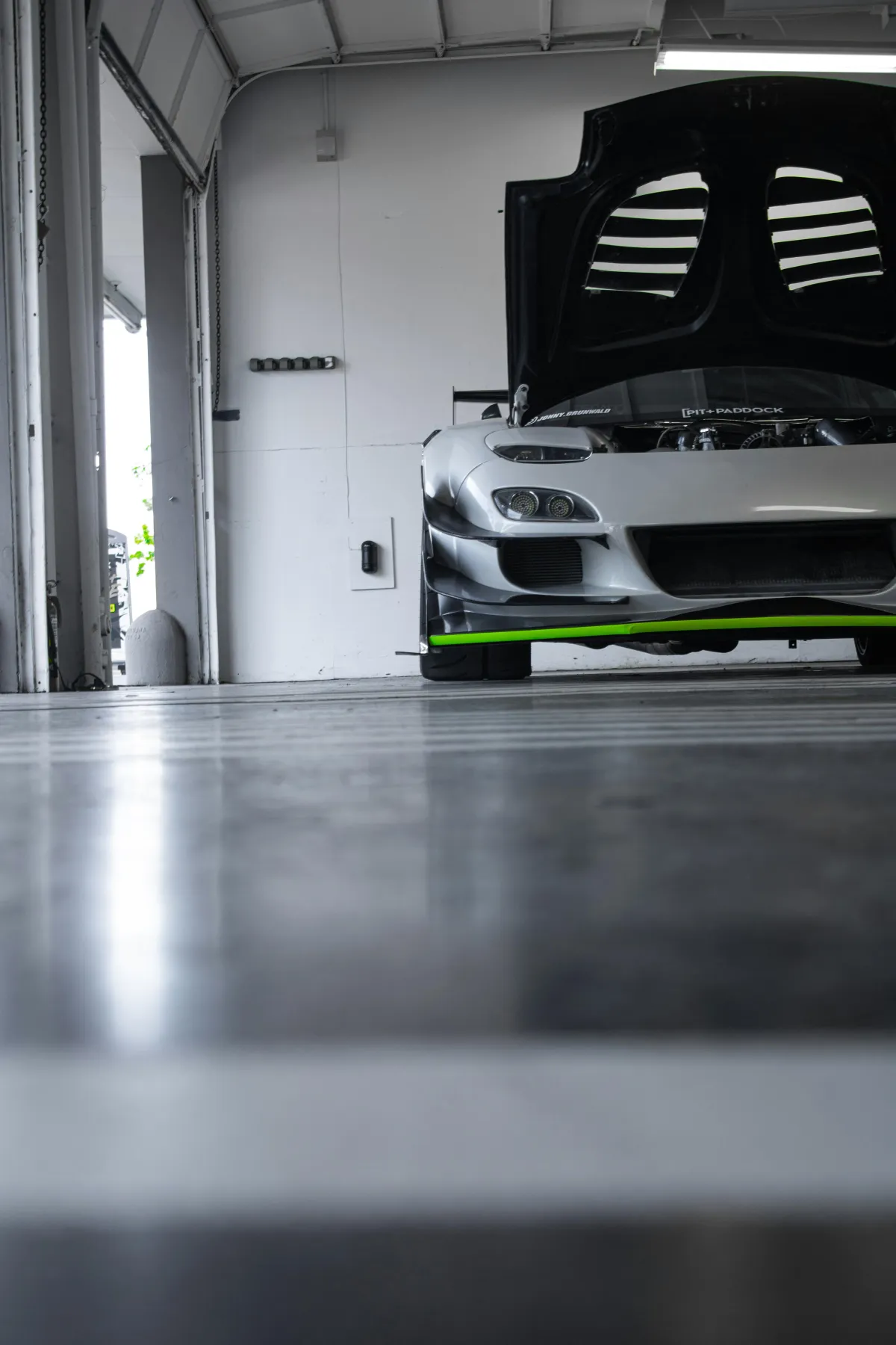 Garage epoxy with shiny top-coat