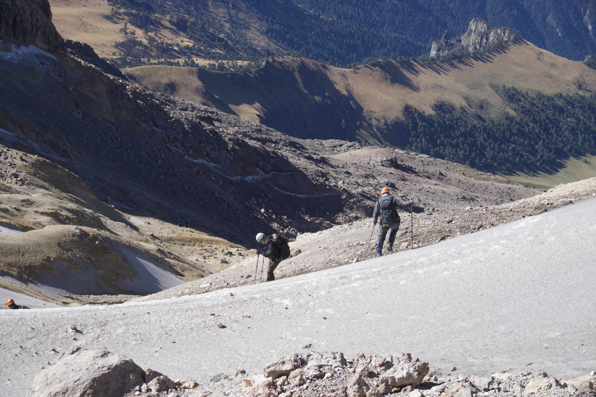 Iztaccíhuatl: Summit or Refugio? The Two Izta Climbs Sold From Mexico City