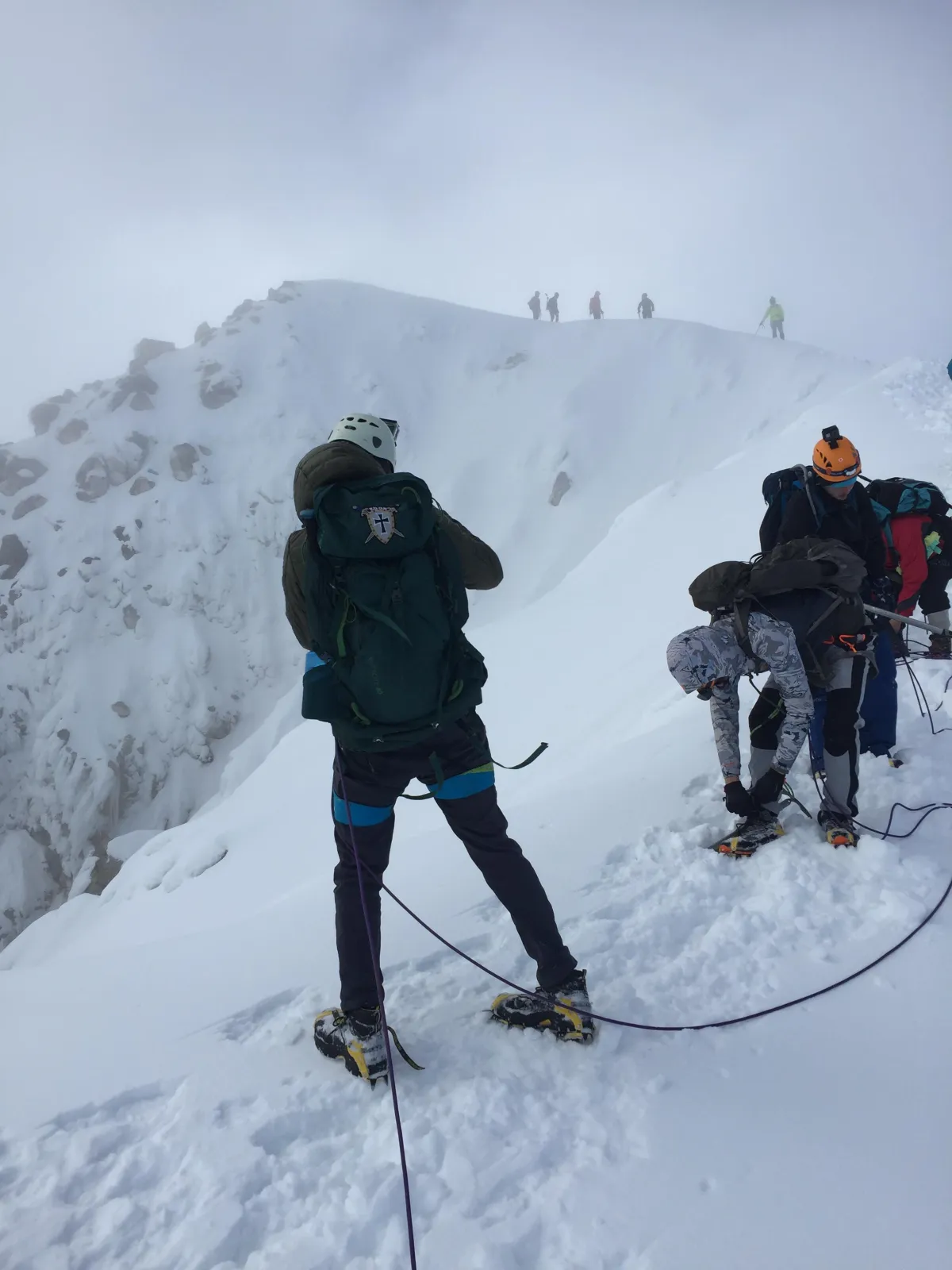 people climbing pico de orizaba 