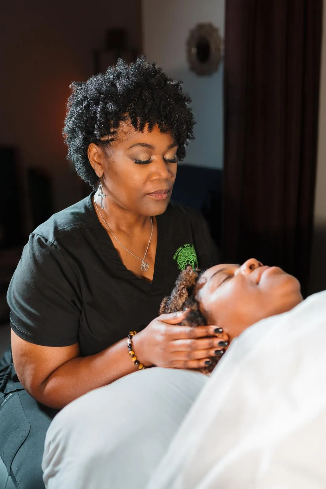 How Reiki Sessions Help Reduce Anxiety and Emotional Overwhelm (Usui Holy Fire Reiki Guide)