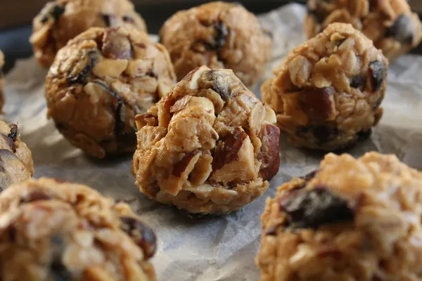 Hitting a 3 PM Wall? How Balanced Meals Can Support Blood Sugar and Energy