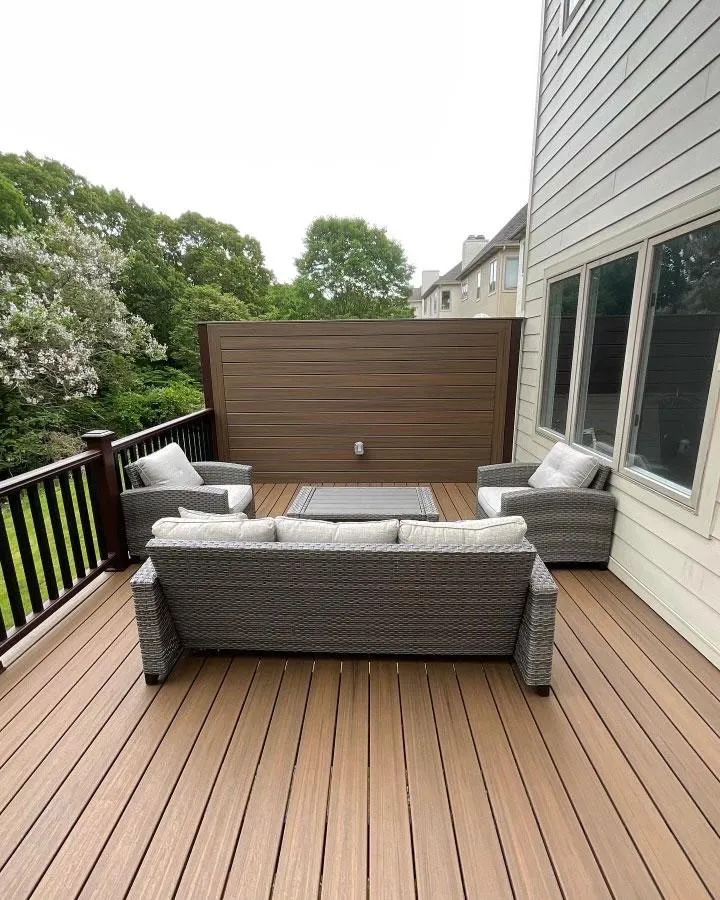 deck with sofas