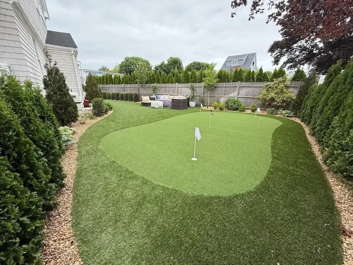 Backyard putting green installation in Petaluma CA with artificial turf golf surface