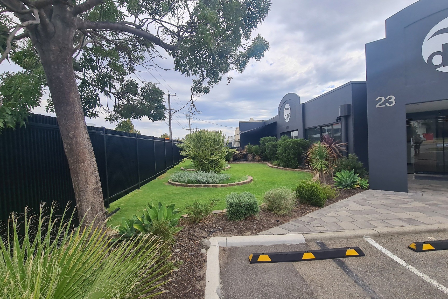 Commercial lawn mowing Byford strata maintenance