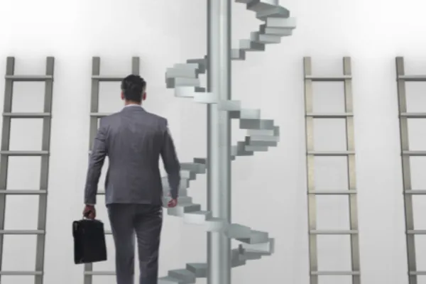 La empleabilidad ya no depende únicamente de encontrar trabajo. Depende de seguir siendo relevante.