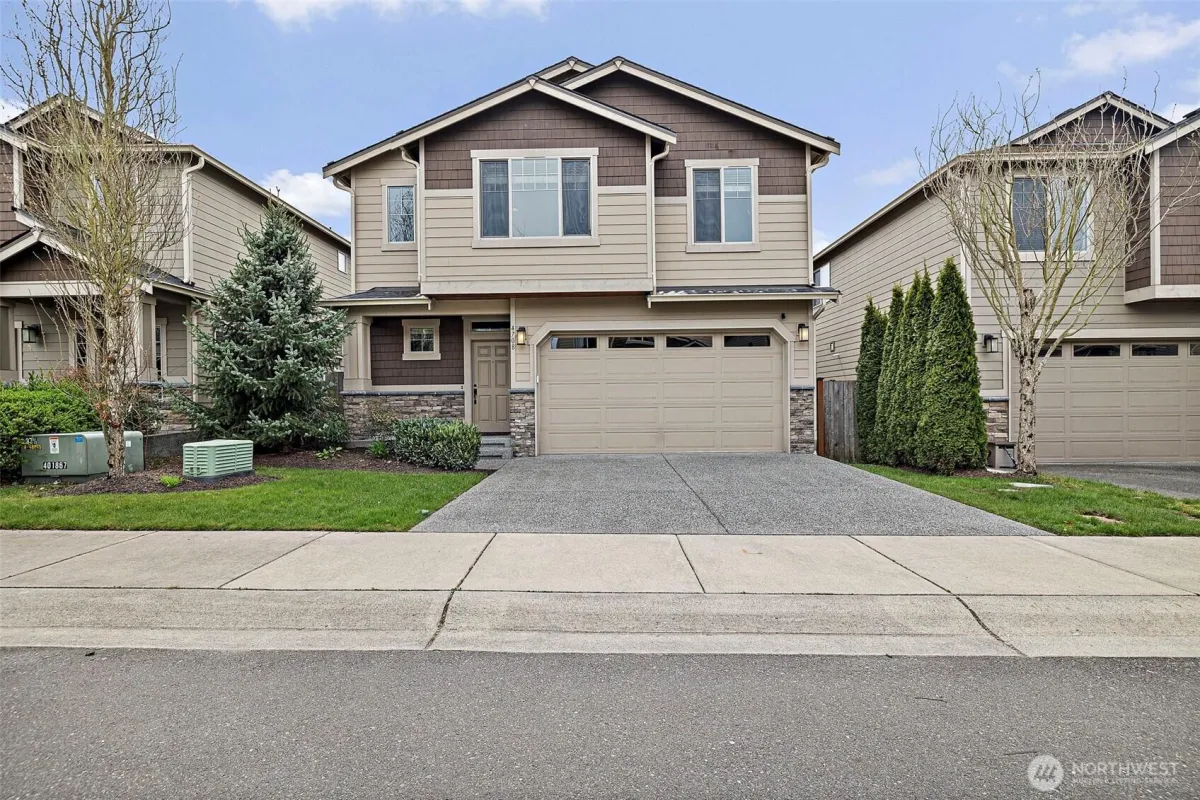 Lynn Concrete builds and installs Driveway