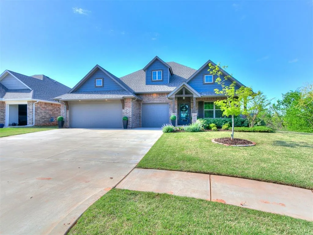 Moore Concrete builds and installs Driveway