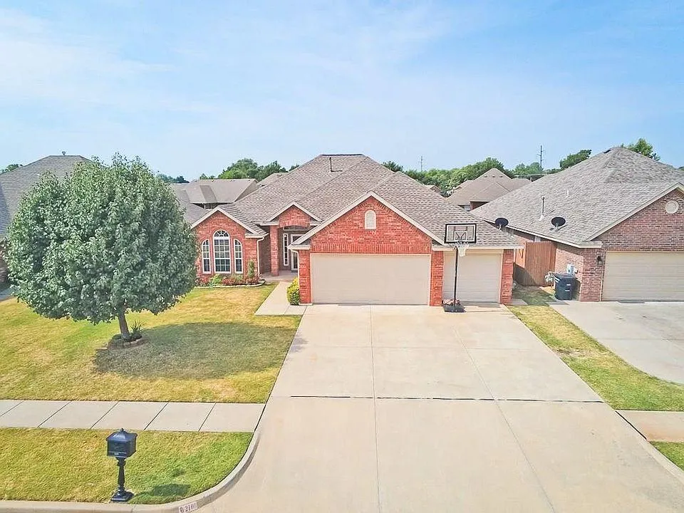 Moore Concrete builds and installs Driveway