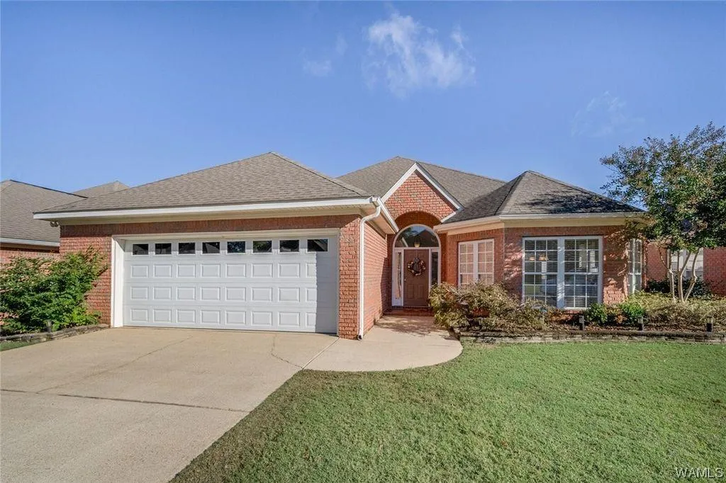 Dallas Concrete builds and installs Driveway