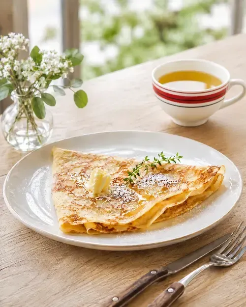 Savoir-faire artisanal et préparation de la pâte à crêpe, ingrédients bruts