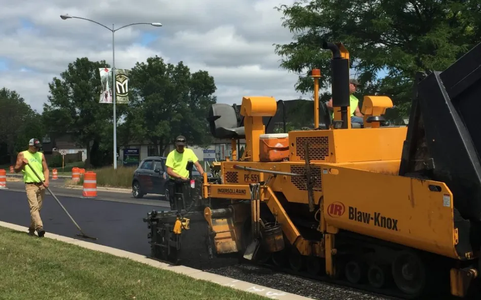 Pompano Beach Concrete constructs new driveways.