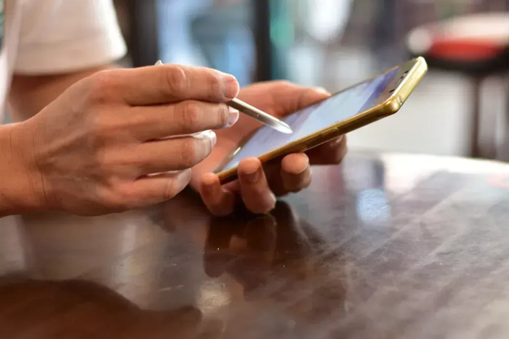 Off-Channel Communications in Finance Meeting SEC and CFTC Standards