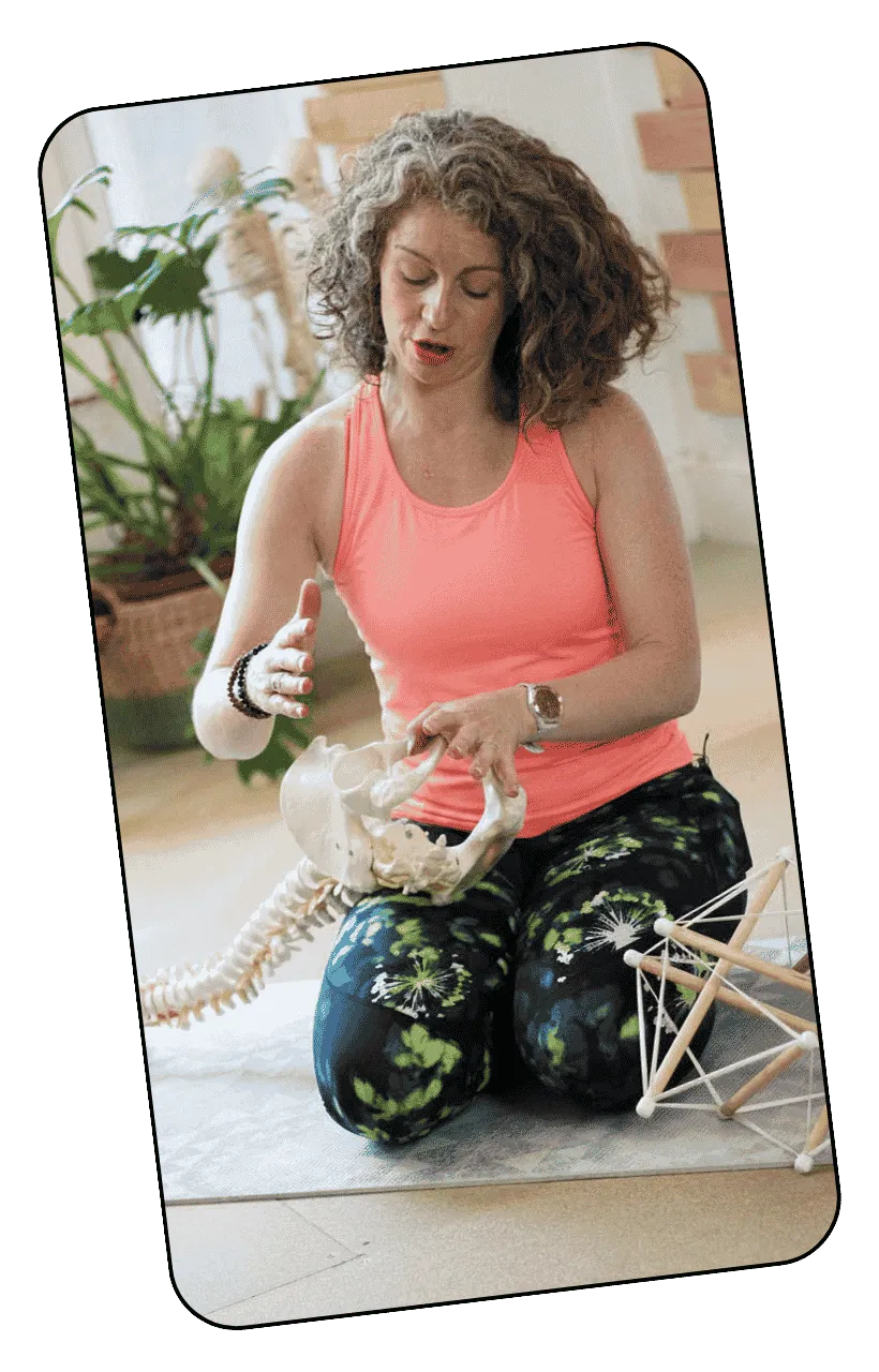 Claire Sparrow talking about the pelvic and pelvic health using a skeleton