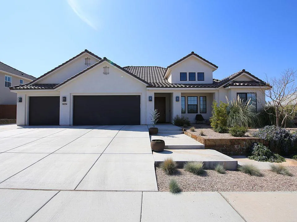 St. George Concrete builds and installs Driveway