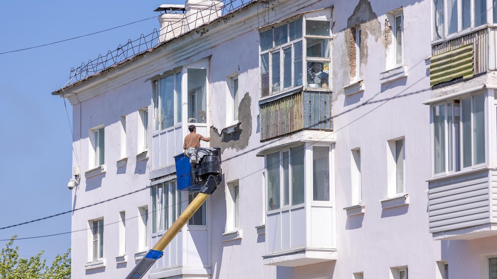 EIFS on Your Building? What Property Managers Need to Know Before the Next Hurricane Season