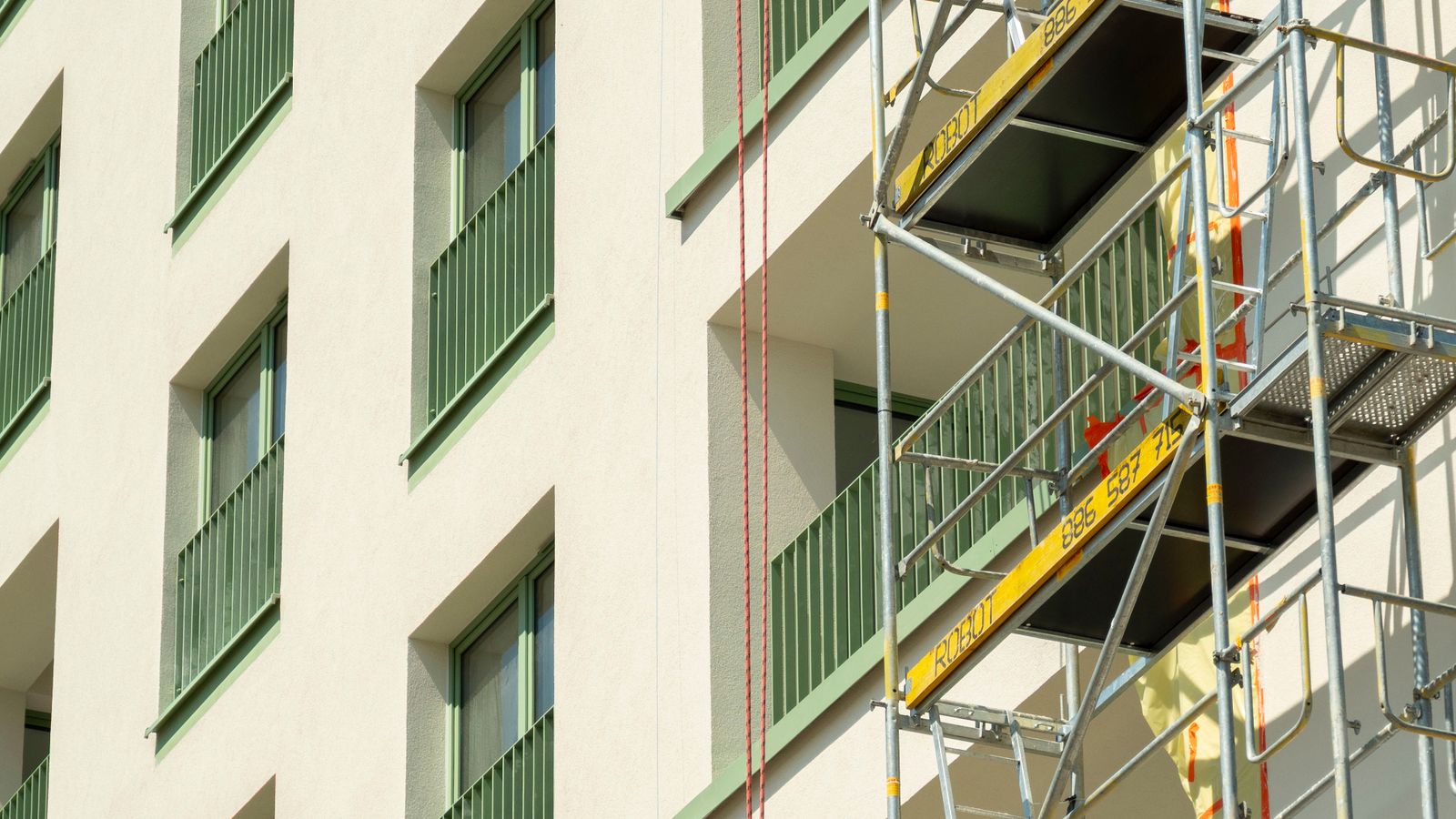 Concrete Restoration During Season: How Occupied SWFL Buildings Stay Livable While Balconies Get Rebuilt