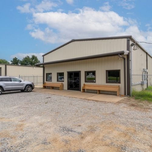 I-55 Truck & Trailer Repair shop office in Crawfordsville, AR