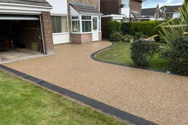 Driveway companies near me in Nottinghamshire installing beautiful, durable driveways that require minimal maintenance 