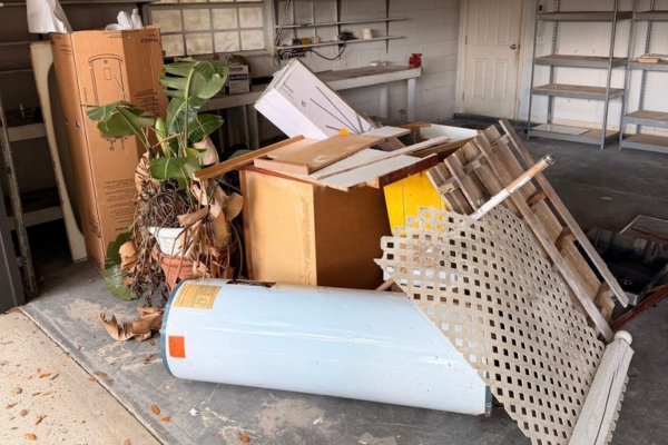What’s the Difference Between City Trash Pickup and Junk Removal in Lakeland, FL?